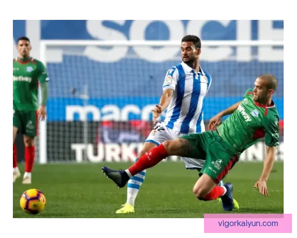 西甲闪电队成功保级，状态回暖值得关注