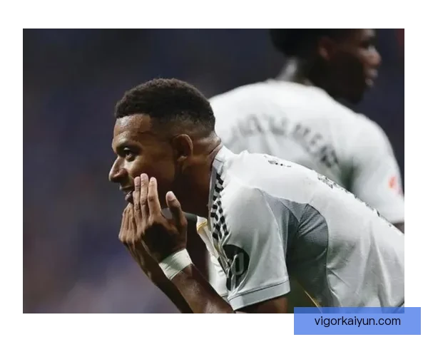 足球明星状态回暖，近期表现值得关注